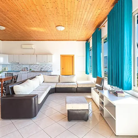 公寓 Radhima Penthouse Huge 2 Bedroom - Sea View, Parking & Kitchen - 2 Toilets Vlorë